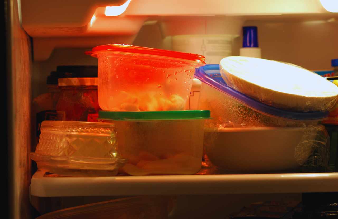 How to get rid of fridge taste in food