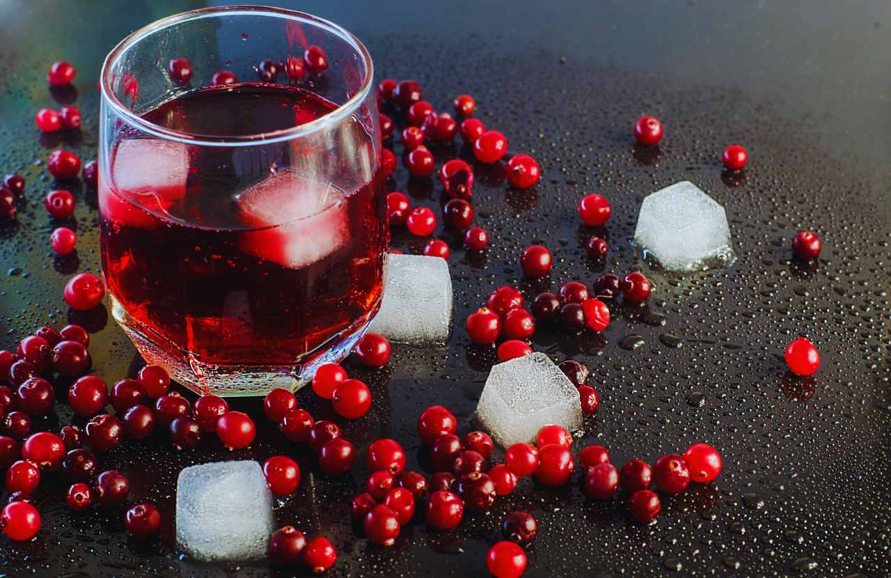 what happens if you drink spoiled cranberry juice